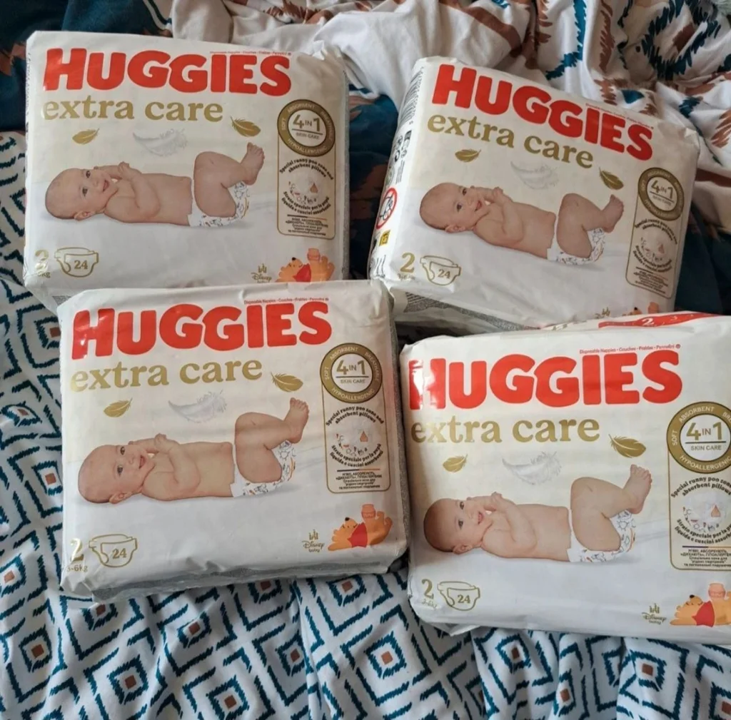 Lot de 4 paquets couches bébé 